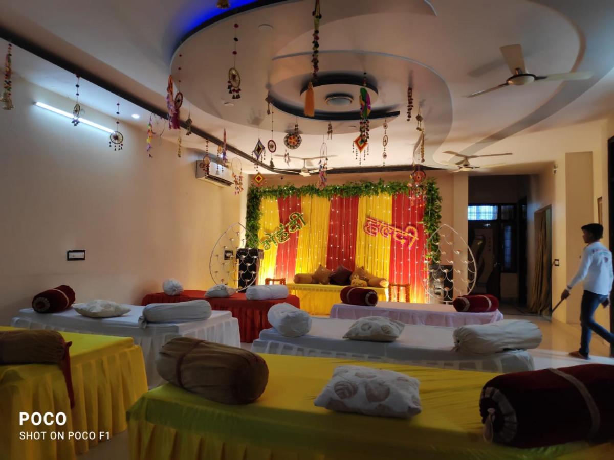 Surabhi Garden Inn Лакнау Екстериор снимка
